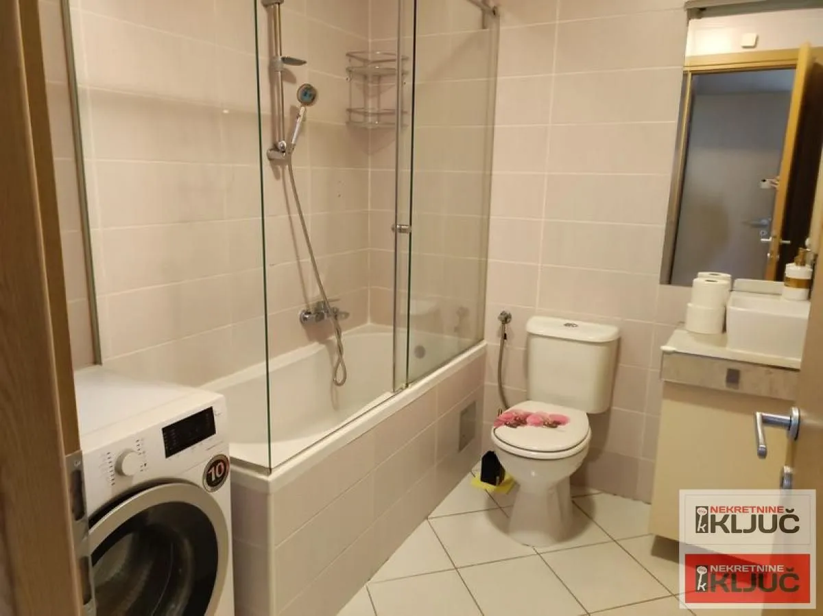 Prodaja, četvorosoban stan, 91m², Bulevar Evrope, Novi Sad Sve Podlokacije
