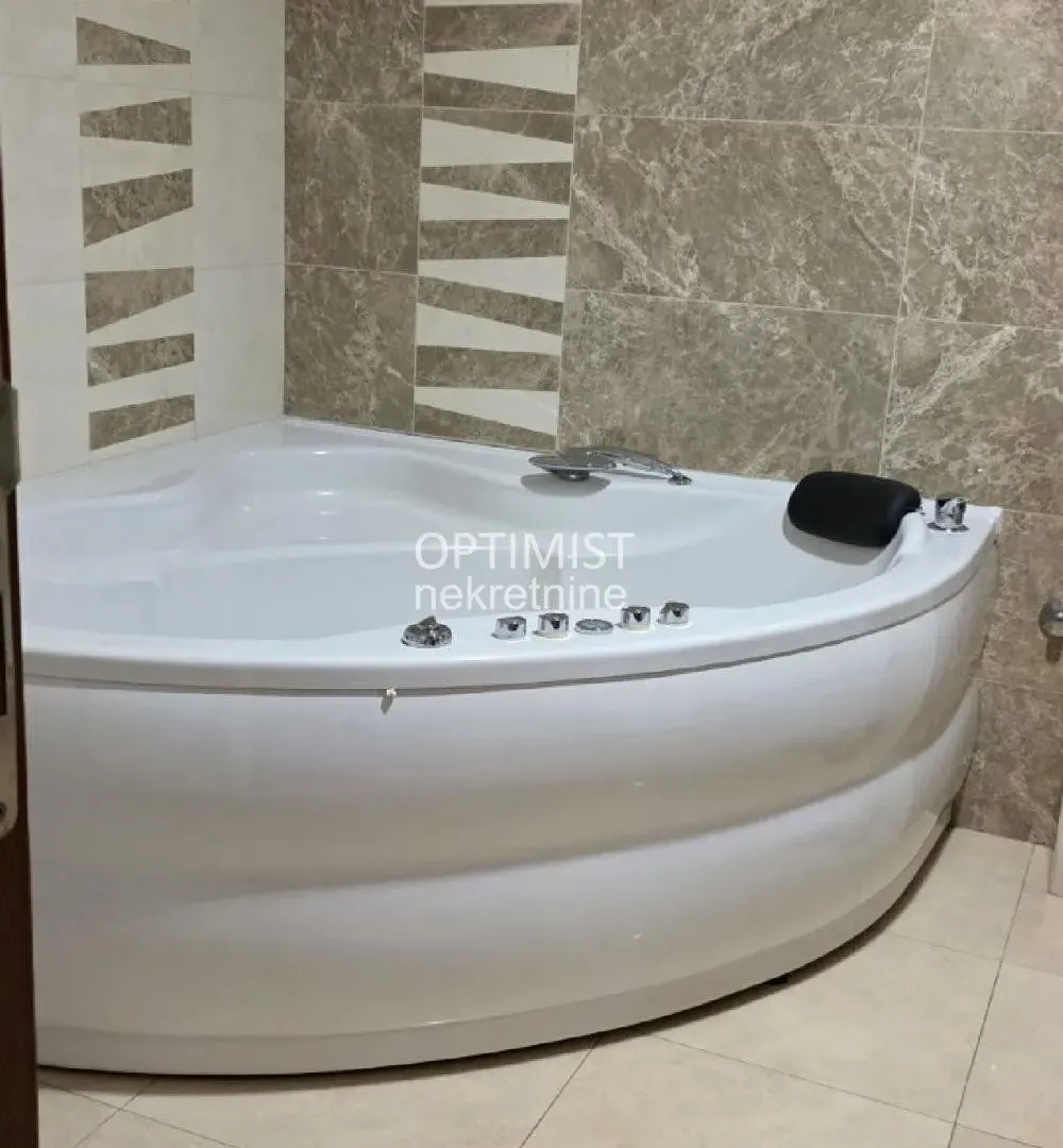 Sale, four bedroom apartment, 124m², Voždovac Sve Podlokacije, Beograd