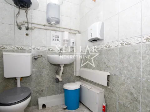 Izdavanje, poslovni prostor, 54m², Tuški Put, Podgorica - image 4