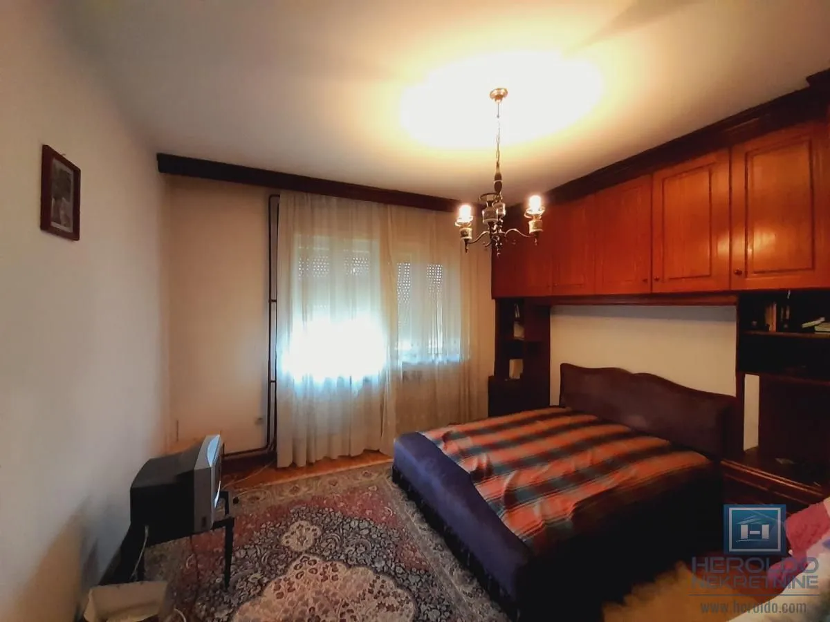 Prodaja, kuća, 250m², Centar, Ćuprija