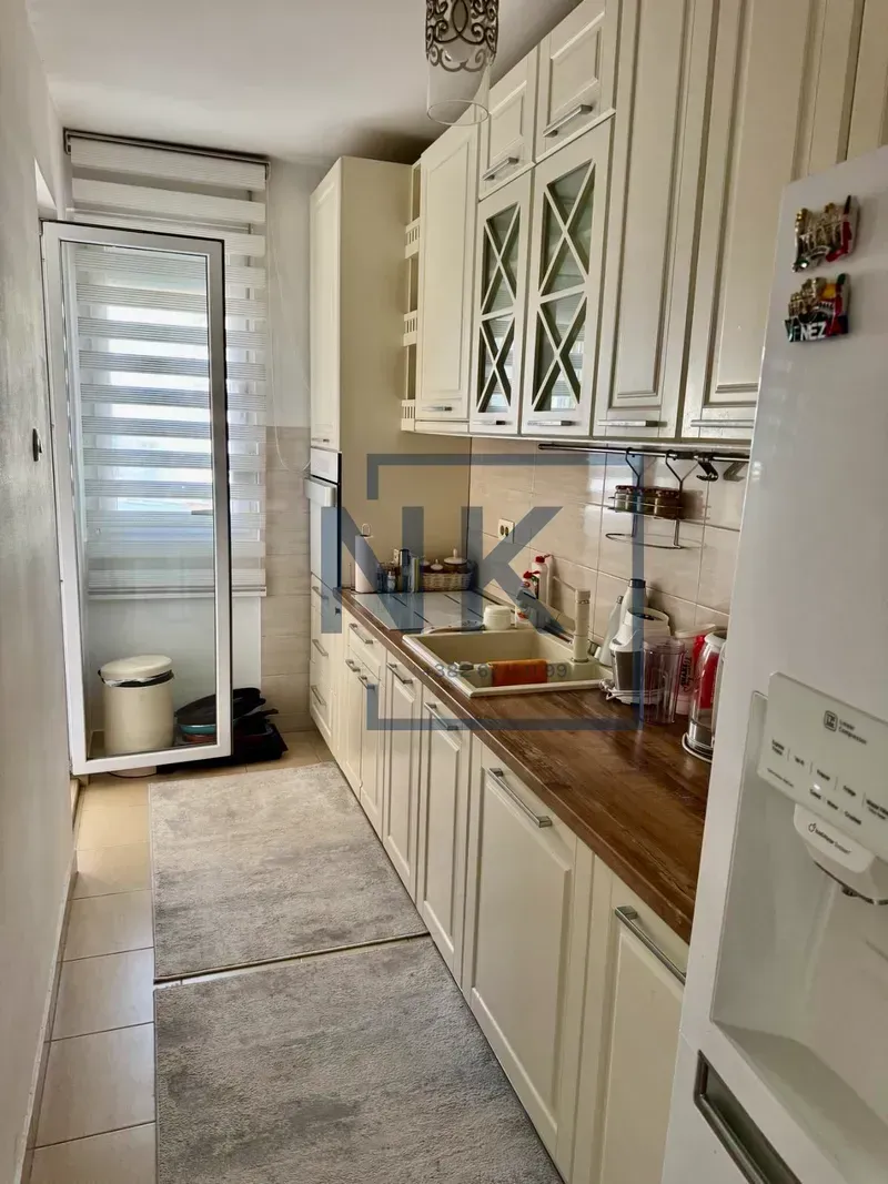 Prodaja, trosoban stan, 87m², Blok 6, Podgorica