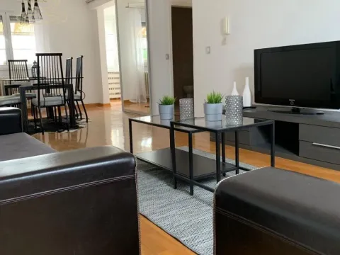 Izdavanje, četvorosoban stan, 135m², Savski Venac, Beograd - image 4