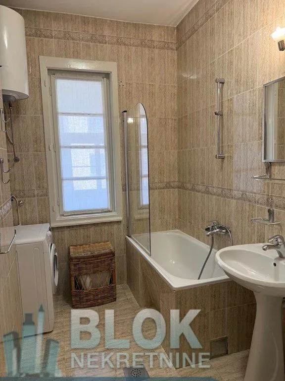 Izdavanje, jednosoban stan, 55m², Centar, Podgorica