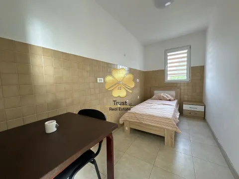 Izdavanje, kuća, 250m², Tološi, Podgorica - image 4