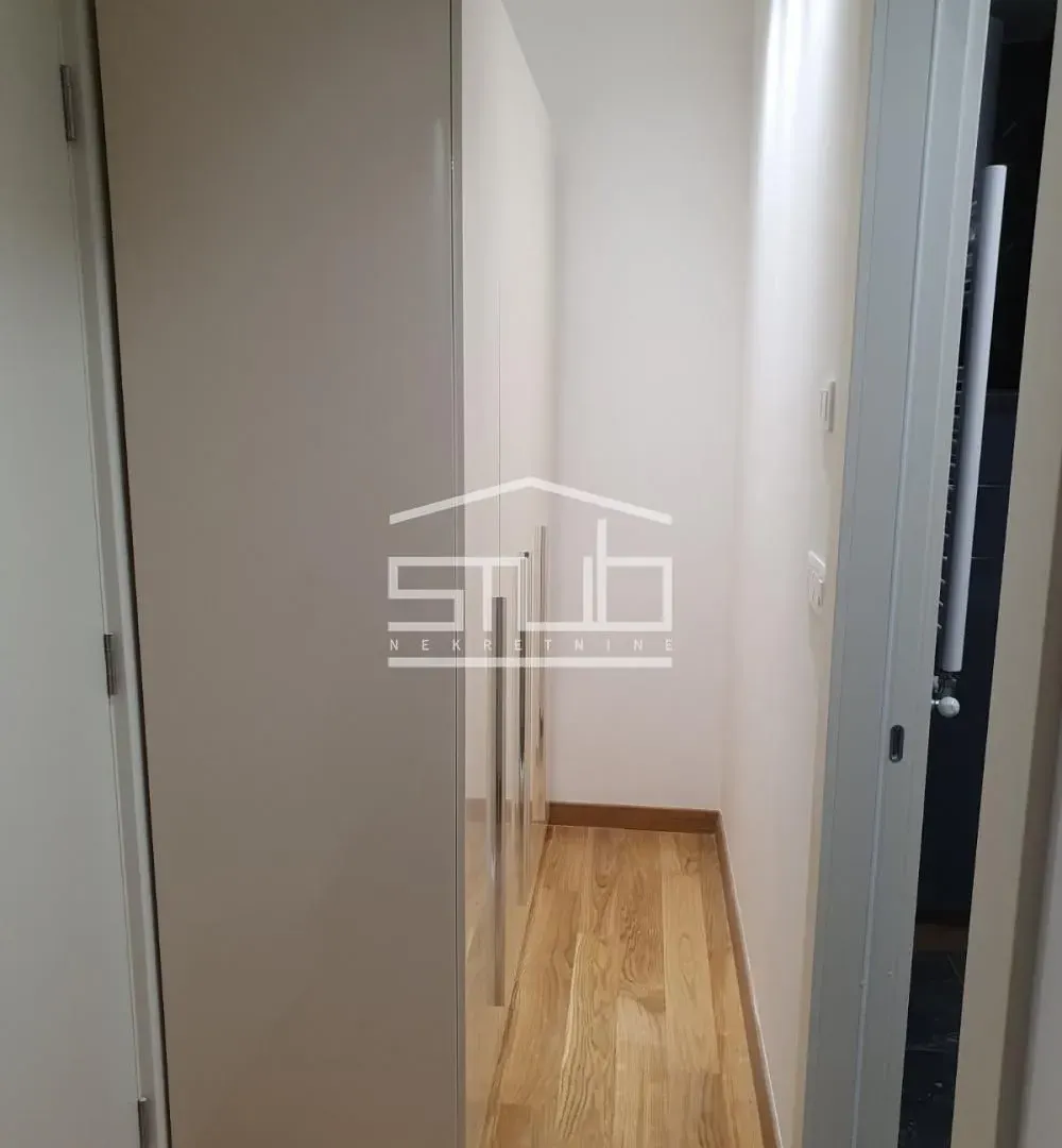 Izdavanje, trosoban stan, 105m², Novi Beograd Blok 65, Novi Beograd Sve Podlokacije