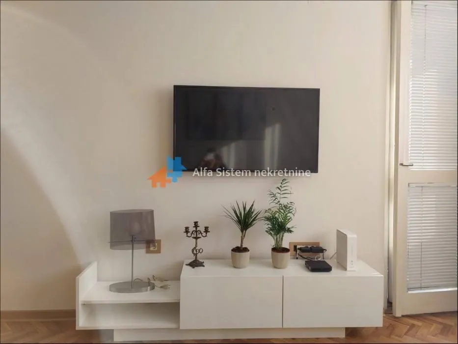 Izdavanje, dvosoban stan, 45m², Gradska Bolnica, Zvezdara Sve Podlokacije