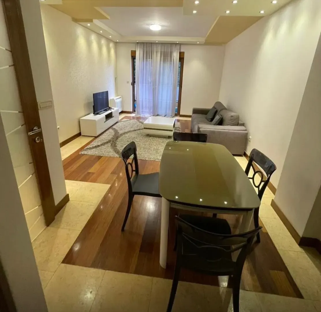 Izdavanje, jednosoban stan, 58m², Centar, Podgorica