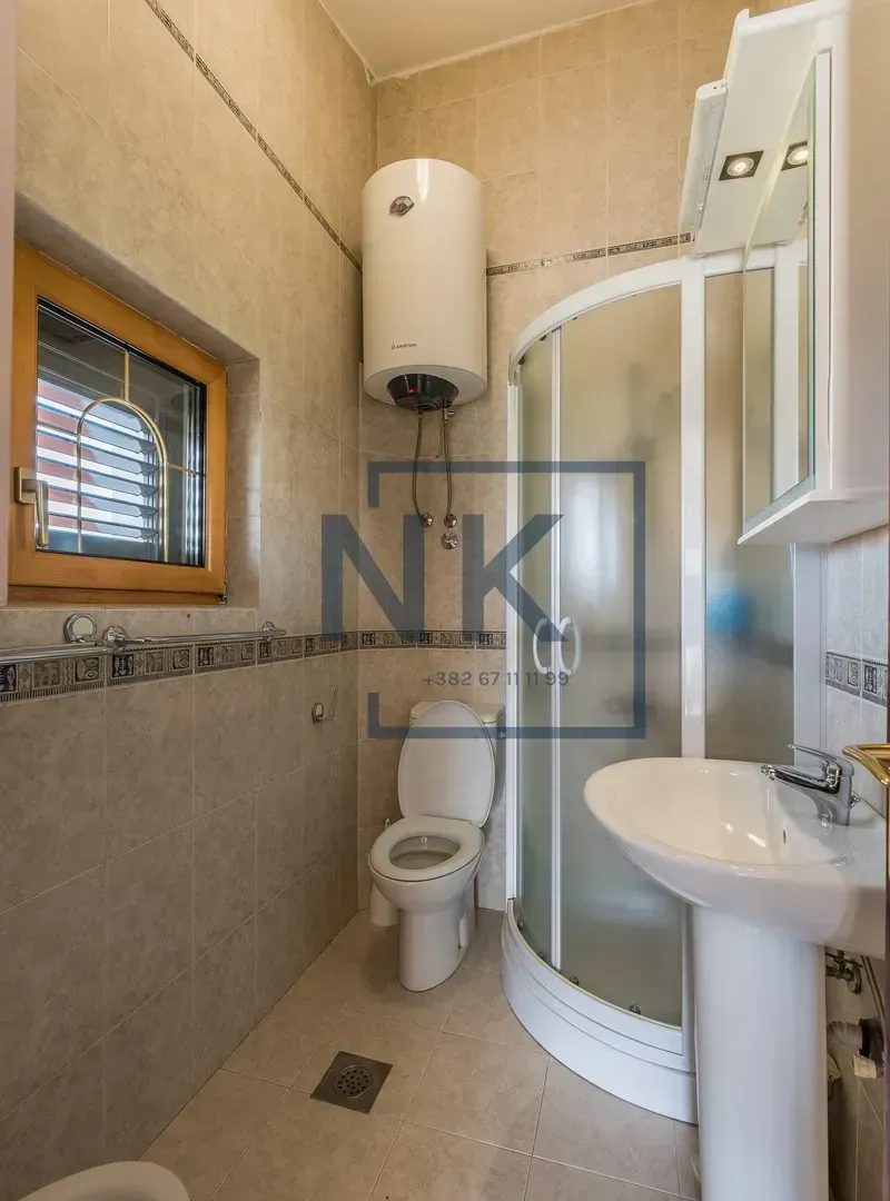 Rent, house, 370m², Zabjelo, Podgorica