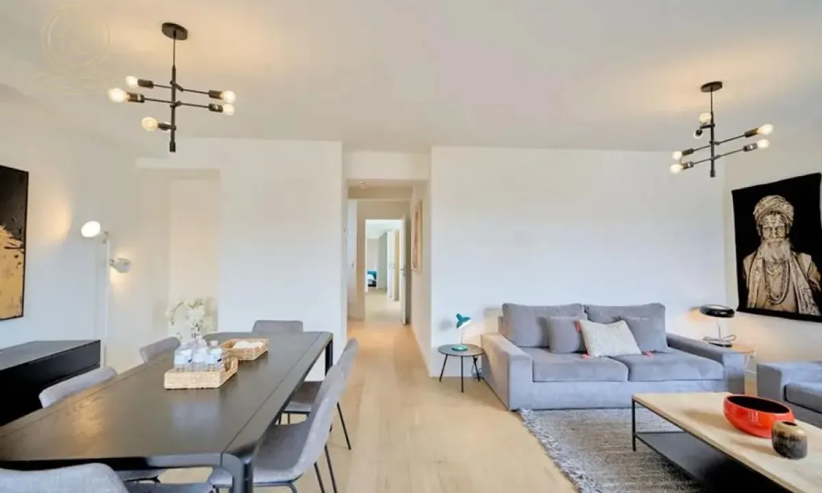 Izdavanje, trosoban stan, 85m², Savski Venac, Beograd