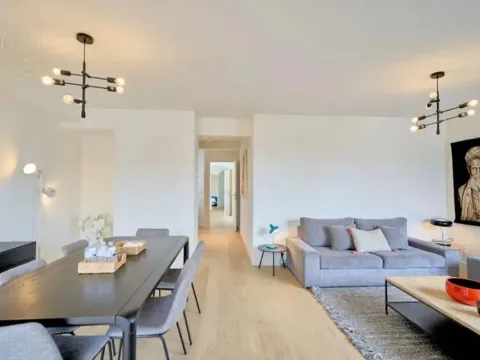 Izdavanje, trosoban stan, 85m², Savski Venac, Beograd