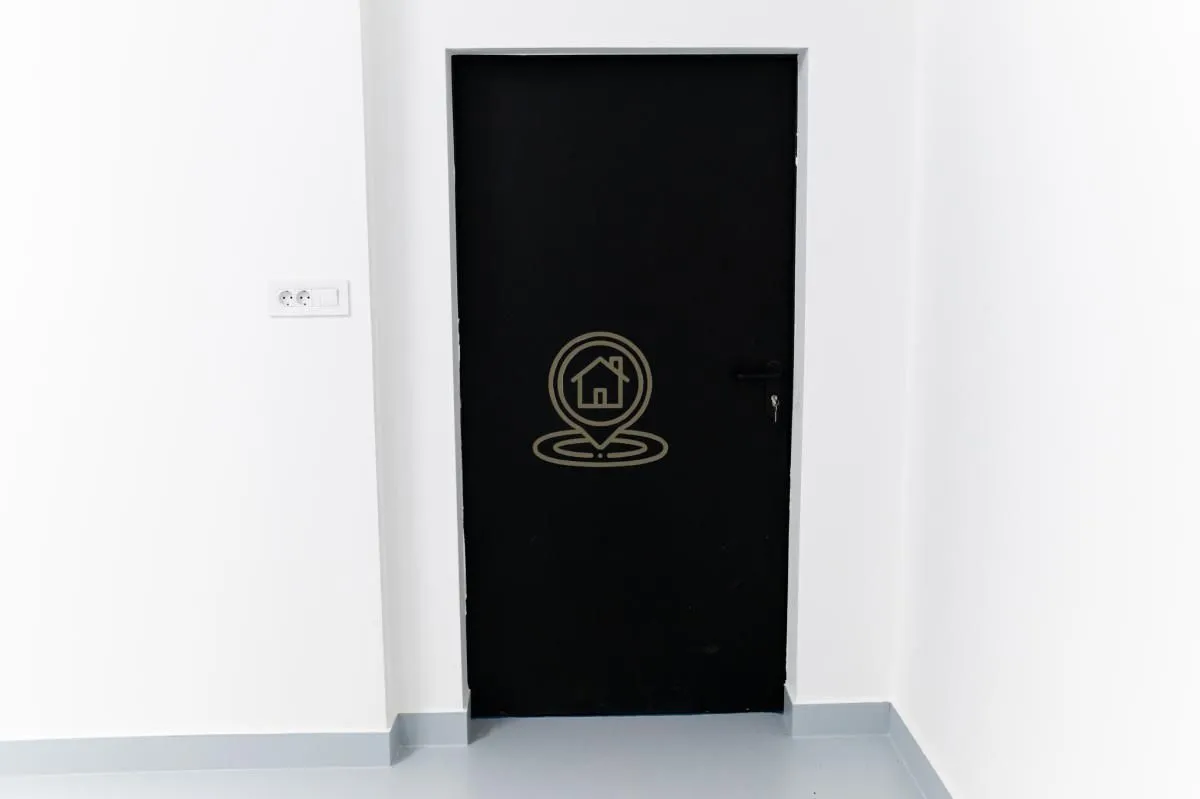 Izdavanje, poslovni prostor, 340m², Telep, Novi Sad Sve Podlokacije