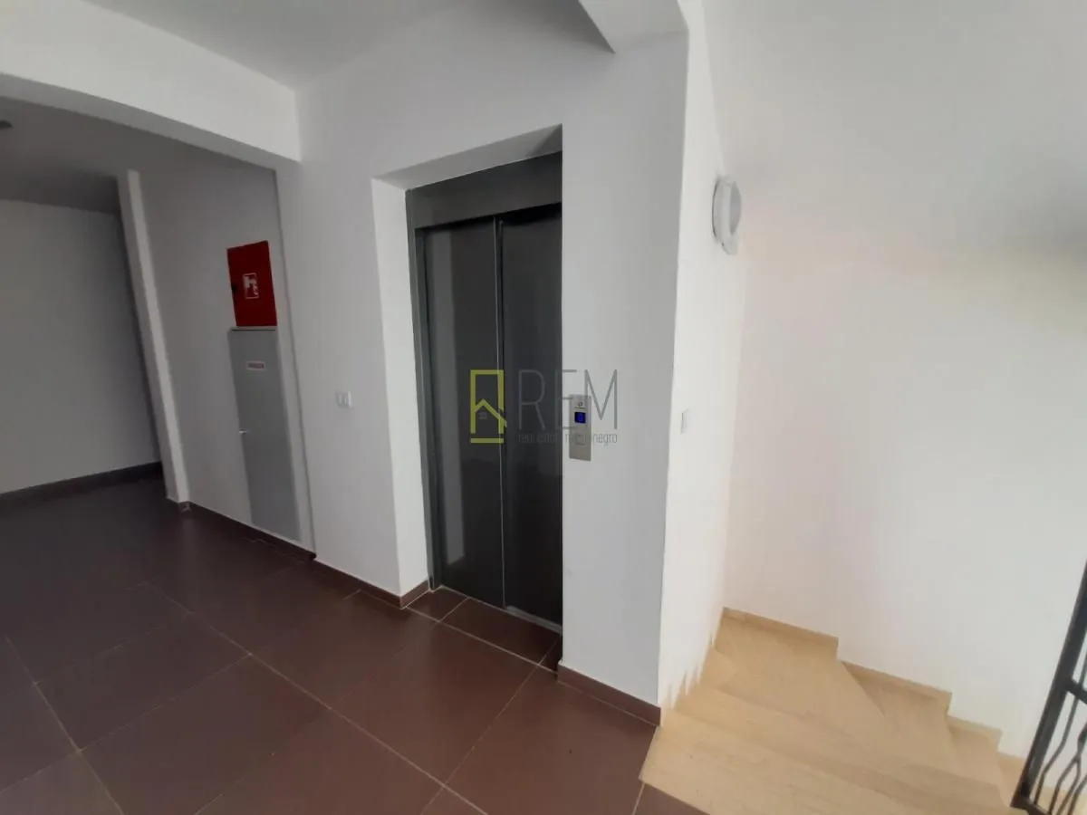 Prodaja, dvosoban stan, 58m², Stari Aerodrom, Podgorica