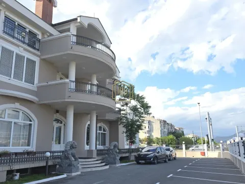 Rent, office space, 500m², Stari Aerodrom, Podgorica - image 8
