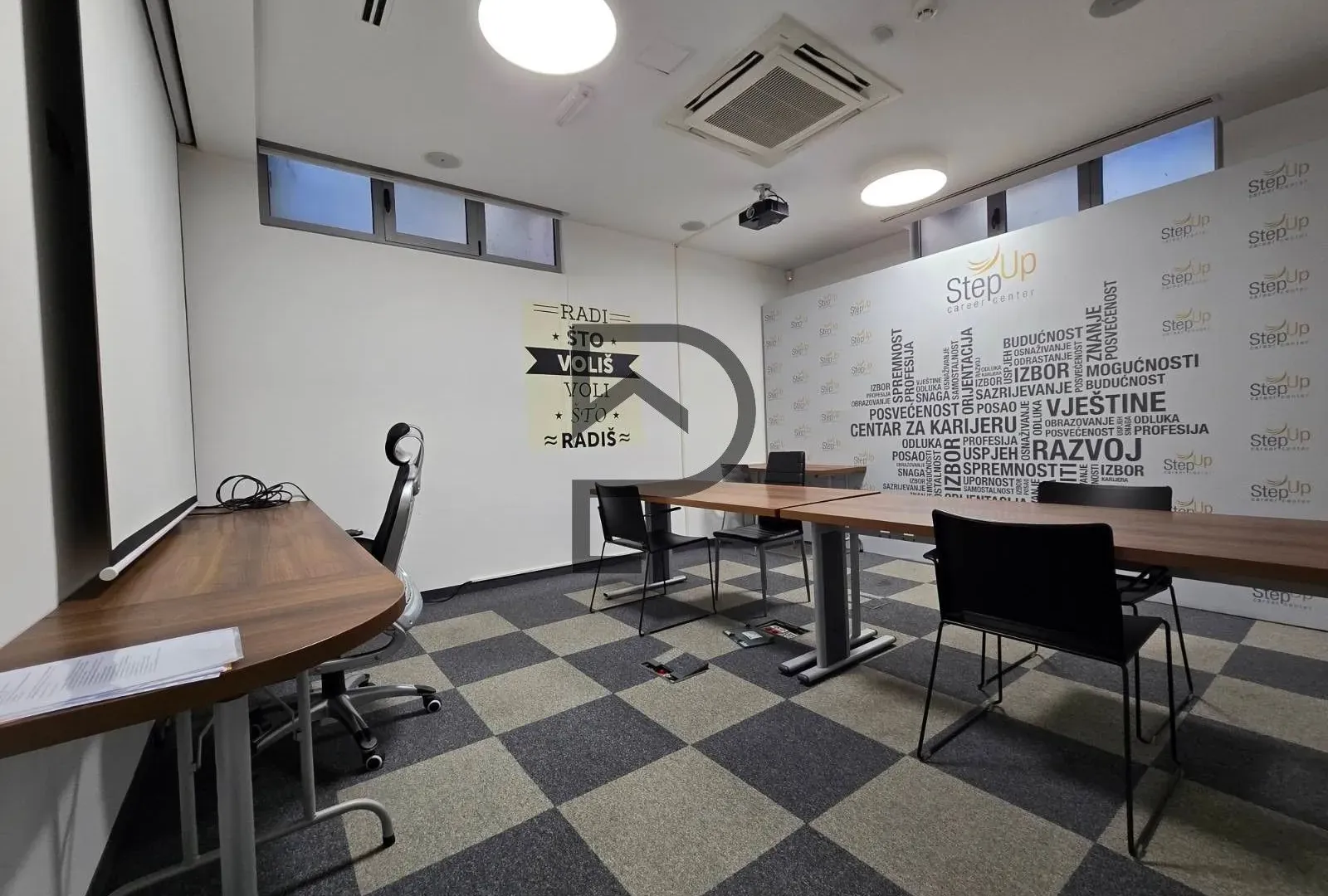 Sale, office space, 376m², Dalmatinska ulica, Podgorica