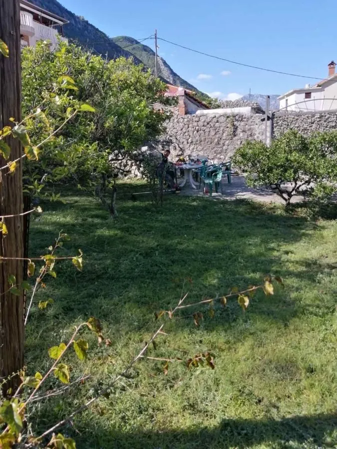 Prodaja, plac, 600m², Prčanj, Kotor