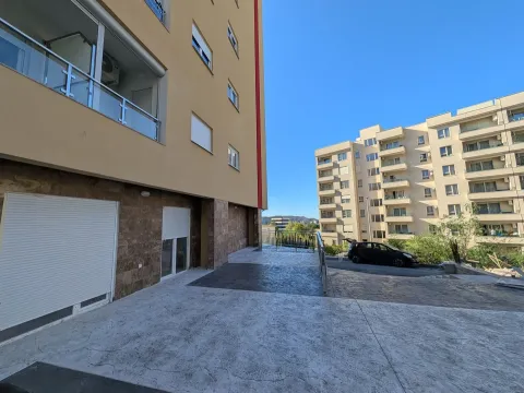 Sale, two bedroom apartment, 43m², Bečići, Budva - image 2