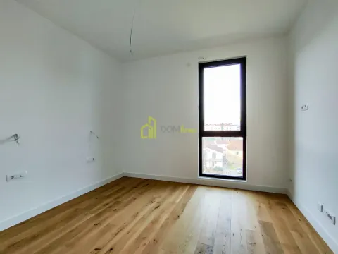 Izdavanje, trosoban stan, 143m², Centar, Podgorica - image 20