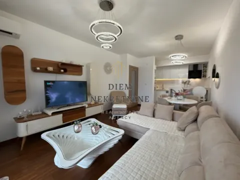 Rent, one bedroom apartment, 52m², Master Kvart, Podgorica - image 11