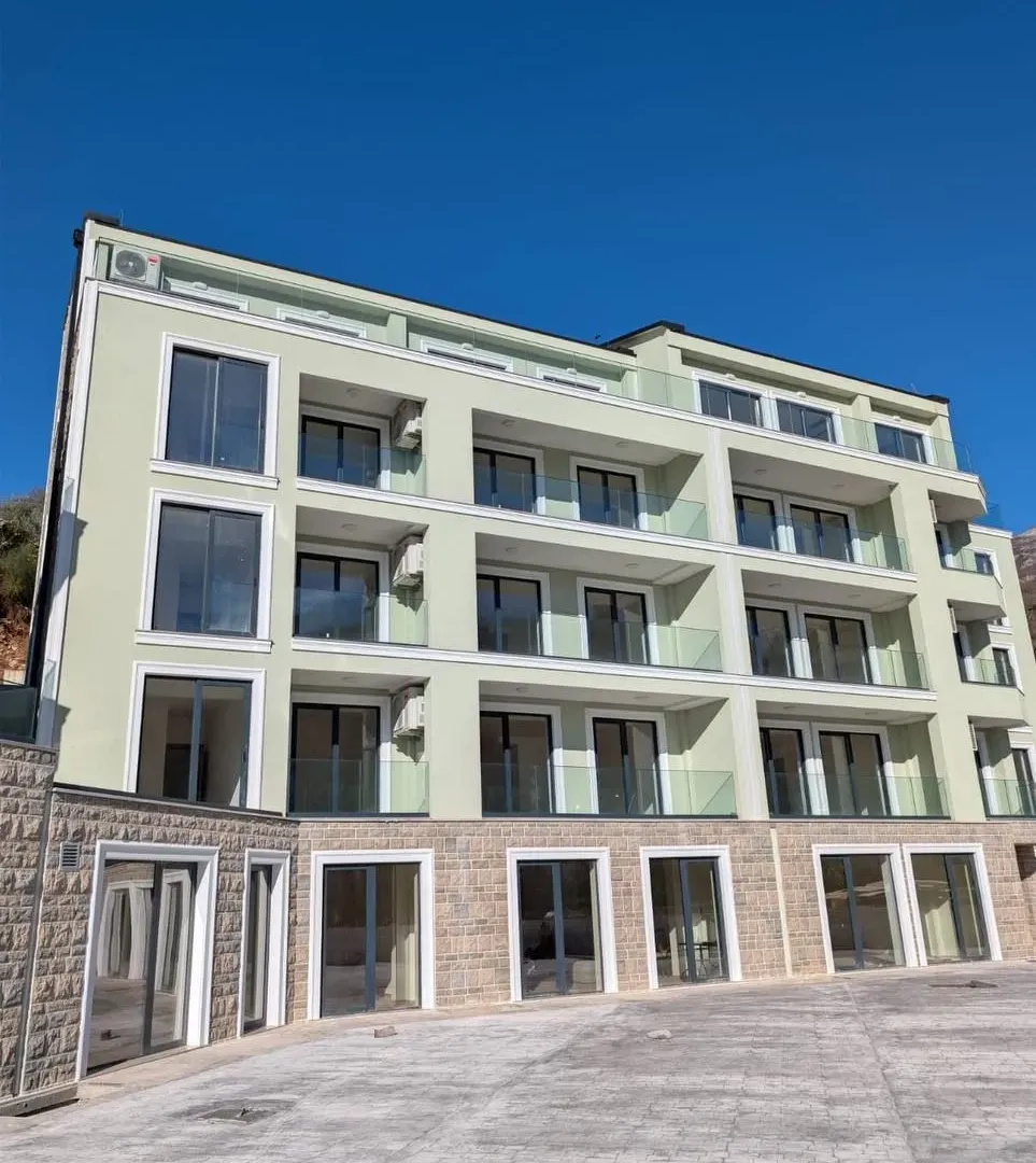 Prodaja, dvosoban stan, 93m², Kamenovo, Budva