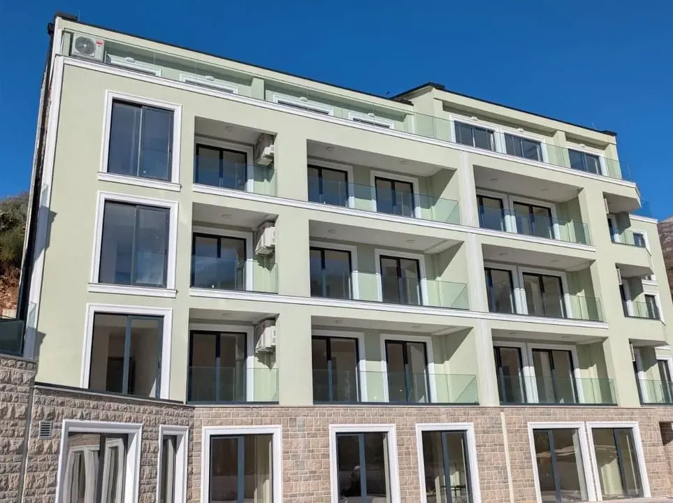 Prodaja, dvosoban stan, 93m², Kamenovo, Budva