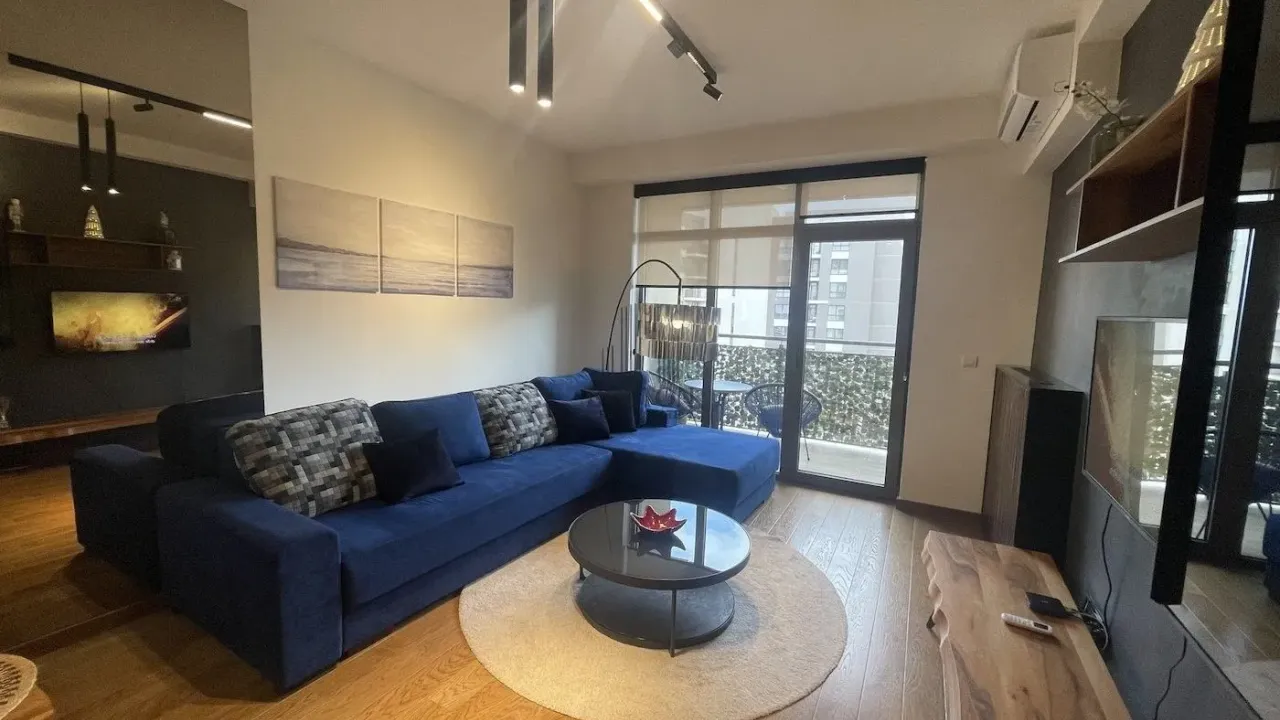 Izdavanje, dvosoban stan, 55m², Savski Venac, Beograd