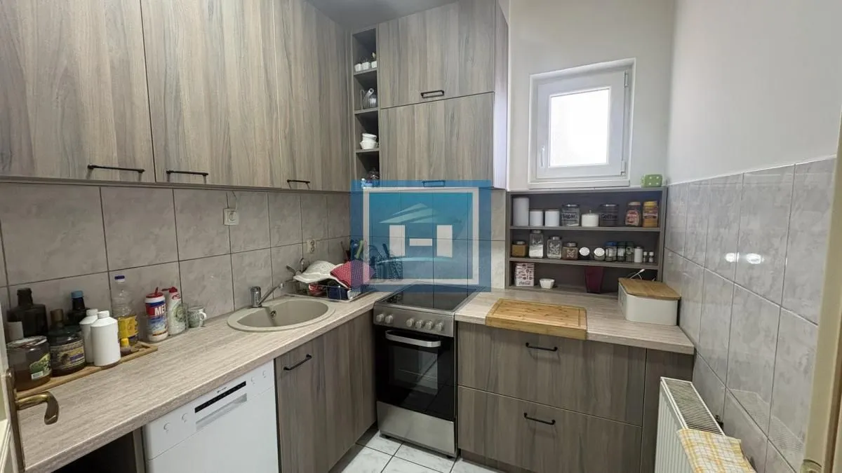 Prodaja, trosoban stan, 69m², Vašarište, Jagodina