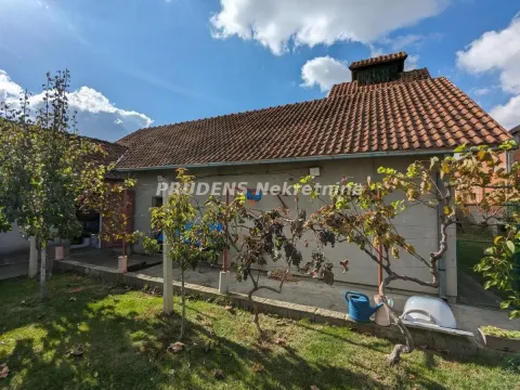 Sale, house, 220m², Zemun Ugrinovci, Zemun Sve Podlokacije - image 16