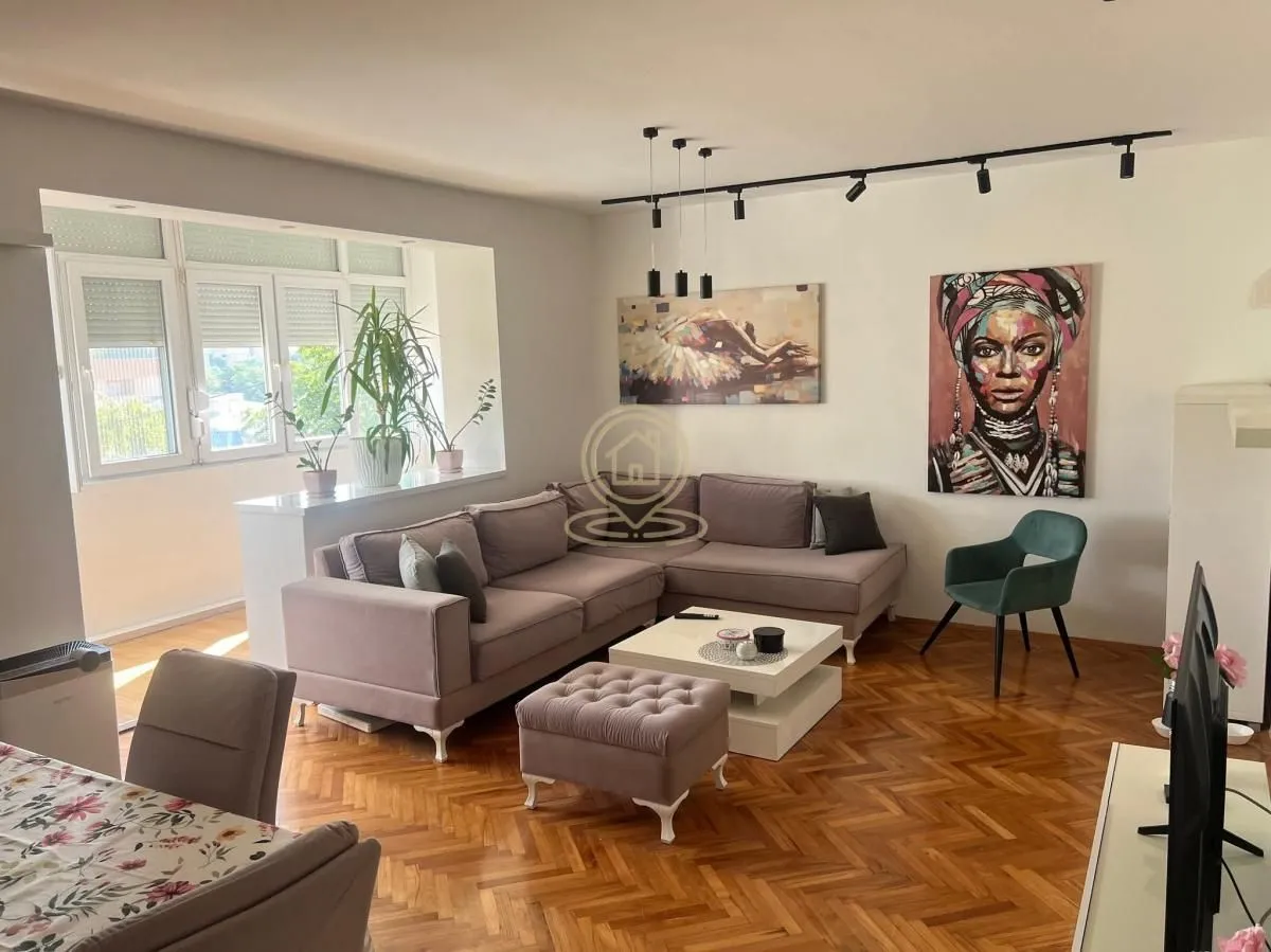 Prodaja, trosoban stan, 73m², Medijana, Niš