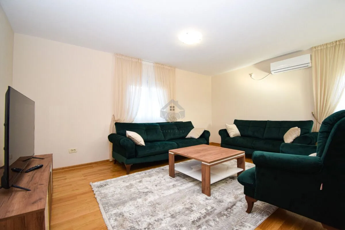 Izdavanje, dvosoban stan, 75m², Zlatica, Podgorica
