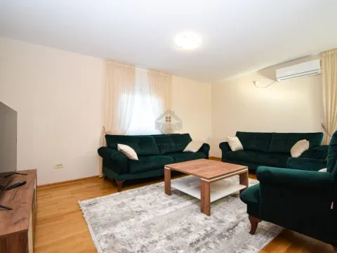 Izdavanje, dvosoban stan, 75m², Zlatica, Podgorica - image 5