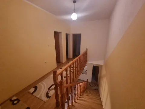 Prodaja, kuća, 168m², Bijelo Polje, Podgorica - image 18