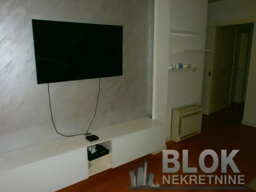 Izdavanje, trosoban stan, 105m², Dalmatinska ulica, Podgorica