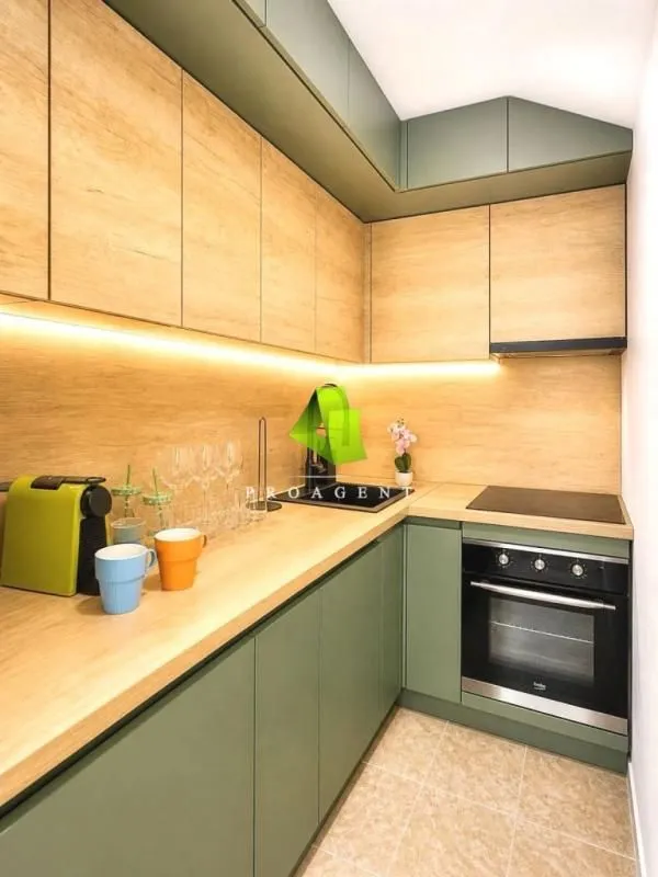 Rent, office space, 96m², Medijana, Niš