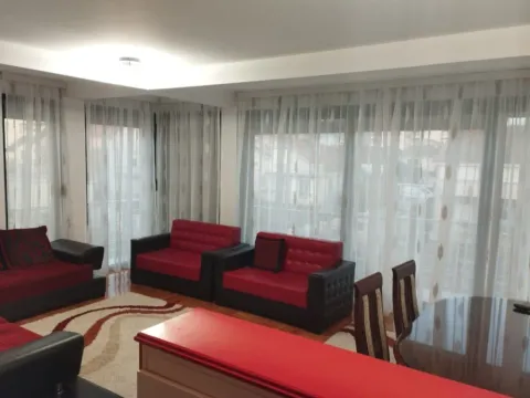 Izdavanje, dvosoban stan, 80m², Stari Aerodrom, Podgorica - image 4