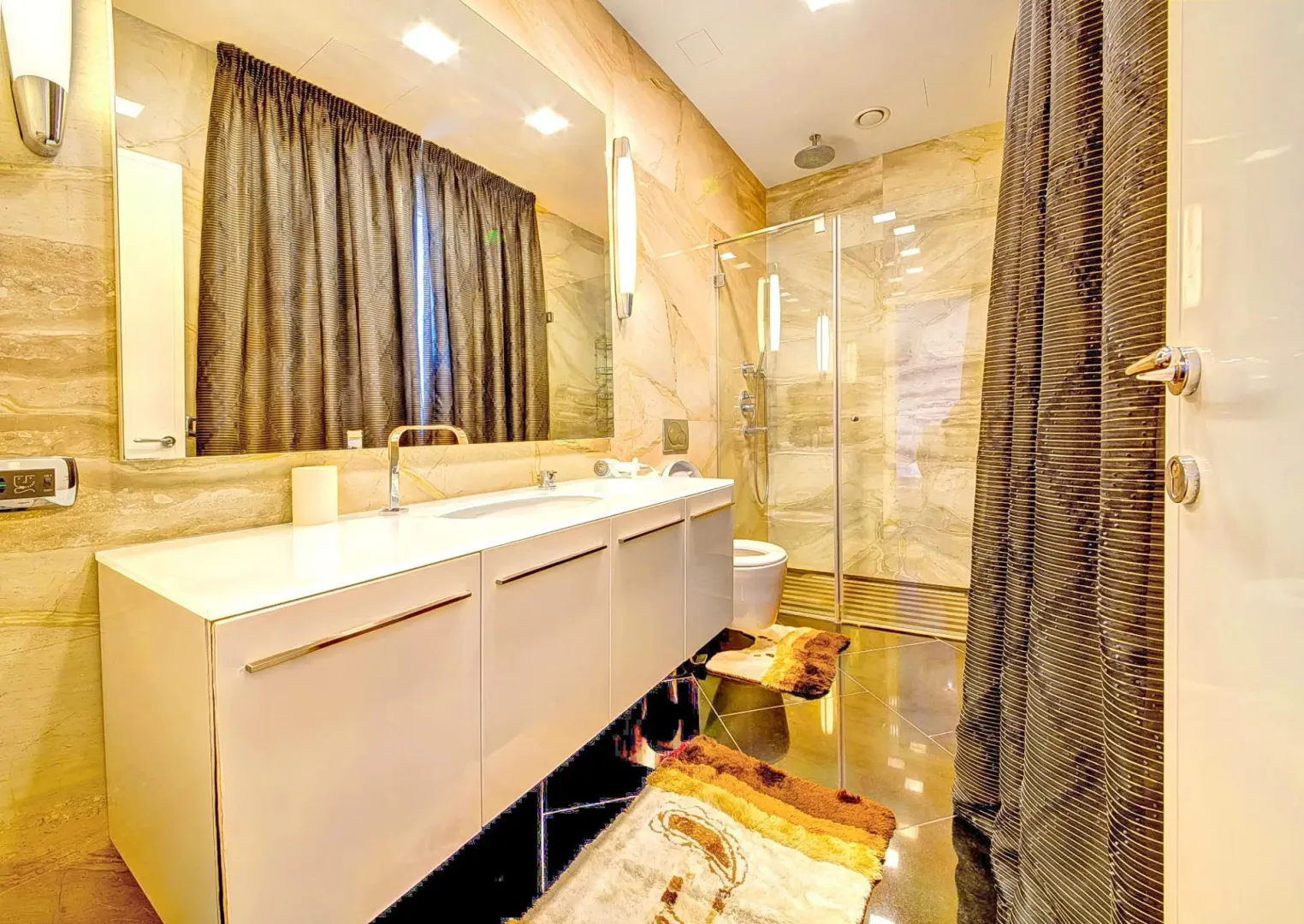 Sale, four bedroom apartment, 229m², Bečići, Budva