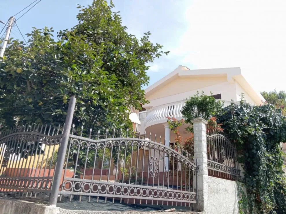 Sale, house, 110m², Utjeha, Bar