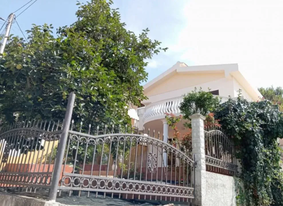 Prodaja, kuća, 110m², Utjeha, Bar