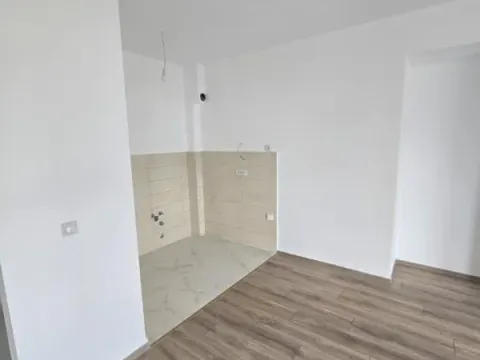 Prodaja, jednosoban stan, 65m², Ulcinj, Crna Gora - image 2