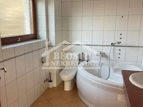 Izdavanje, kuća, 450m², Savski Venac, Beograd - image 8