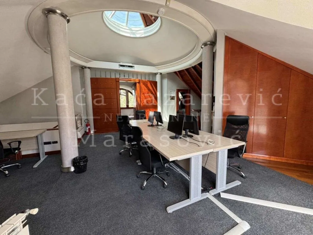 Izdavanje, kuća, 650m², Autokomanda, Voždovac Sve Podlokacije