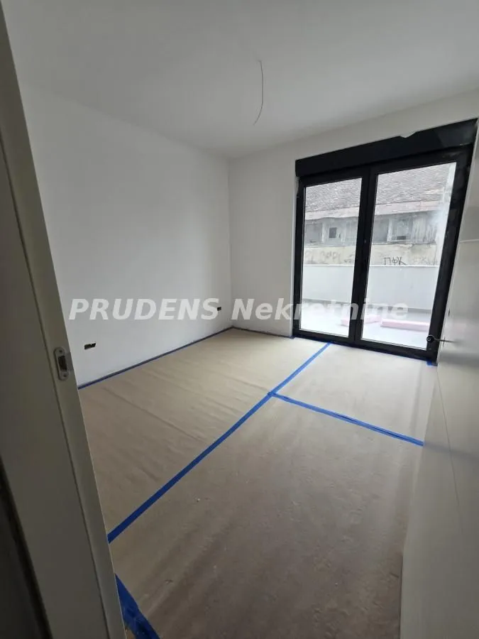 Prodaja, trosoban stan, 79m², Banovo Brdo, Beograd