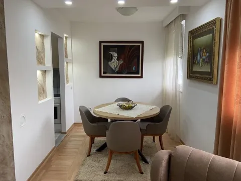 Izdavanje, dvosoban stan, 80m², Stari Aerodrom, Podgorica - image 6
