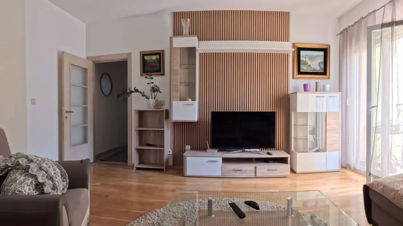 Rent, two bedroom apartment, 72m², Blok 9, Podgorica
