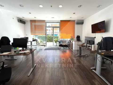Rent, office space, 103m², City Kvart, Podgorica - image 3