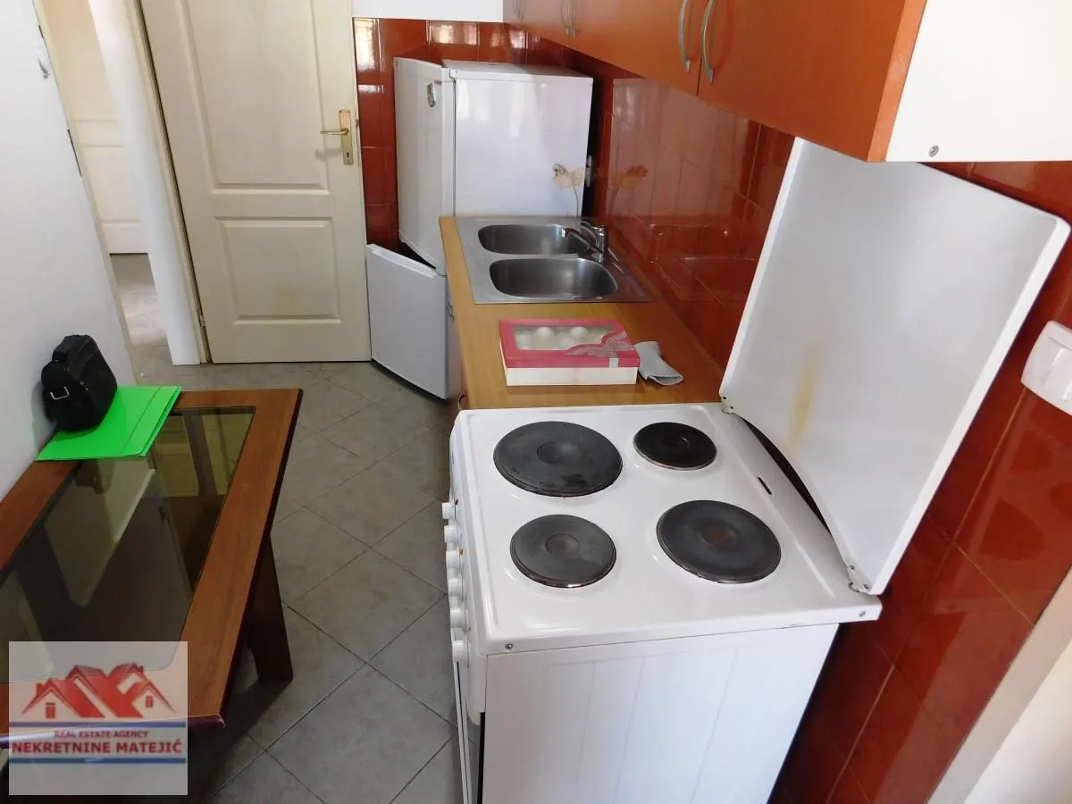 Izdavanje, jednosoban stan, 33m², Centar, Kragujevac