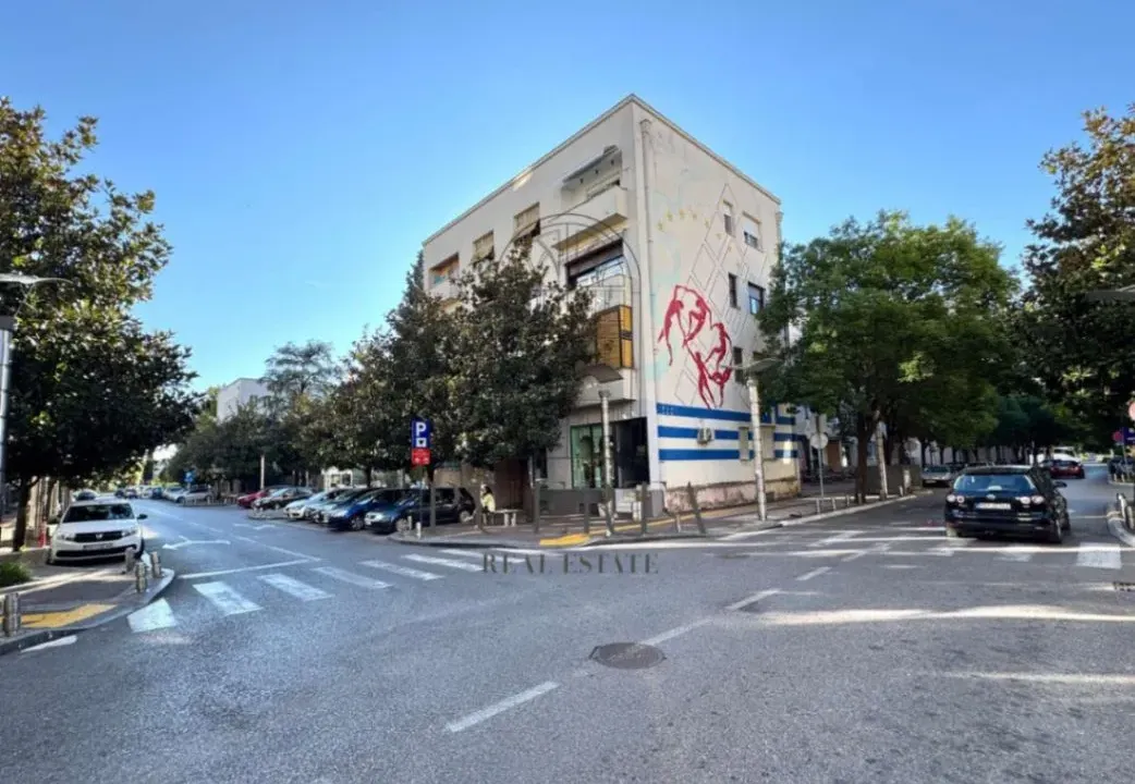 Izdavanje, dvosoban stan, 80m², Centar, Podgorica