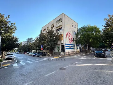 Izdavanje, dvosoban stan, 80m², Centar, Podgorica - image 1