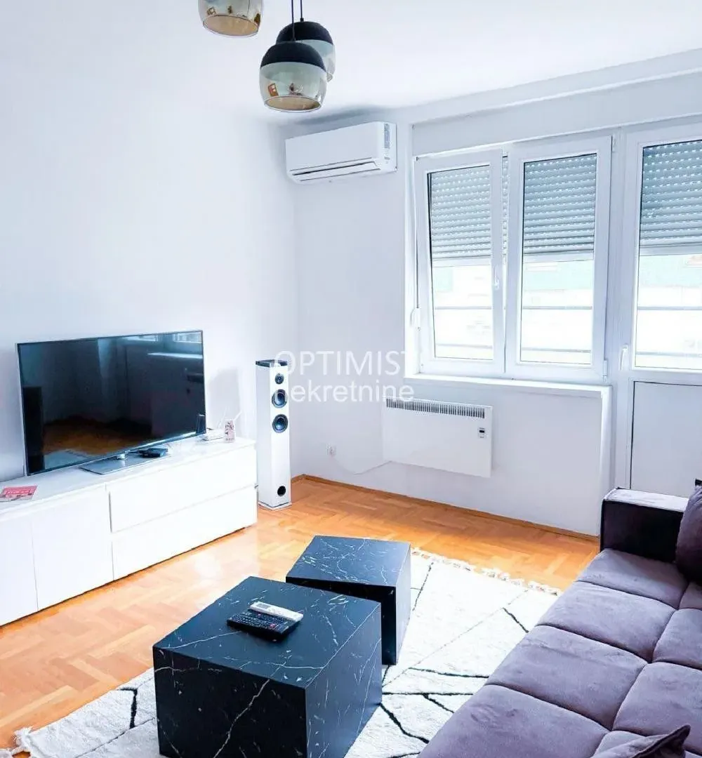 Rent, two bedroom apartment, 59m², Južni Bulevar, Vračar Sve Podlokacije