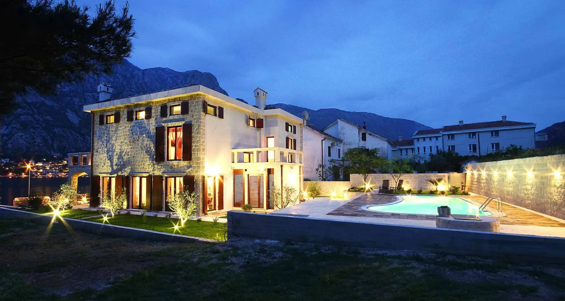 Sale, house, 497m², Prčanj, Kotor