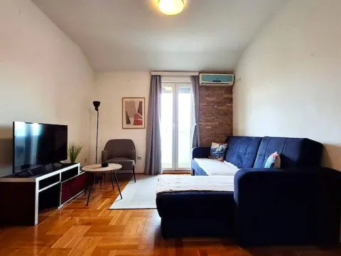 Prodaja, stan, 42m², 1 maj, Podgorica